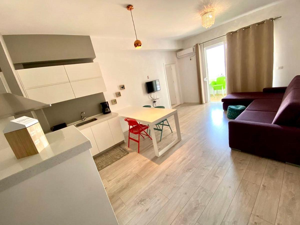 Rock Apartments Sarande Exterior photo