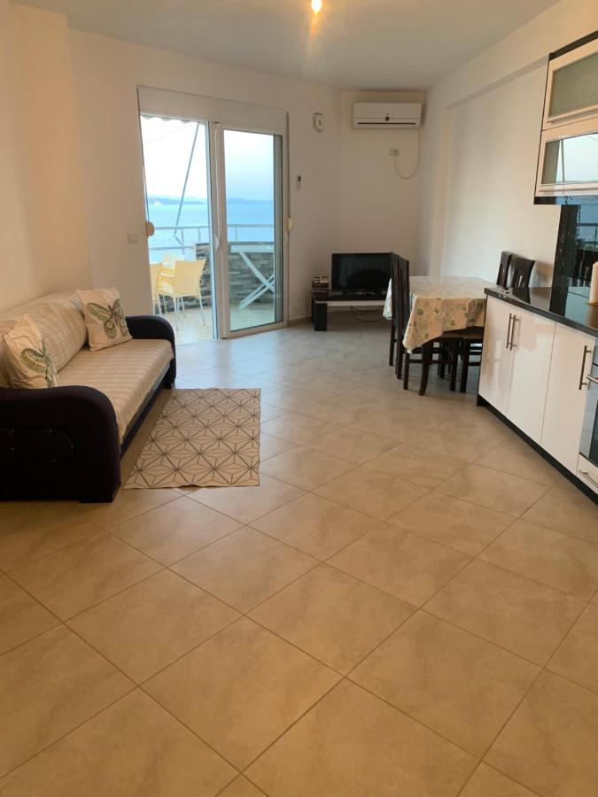 Rock Apartments Sarande Exterior photo