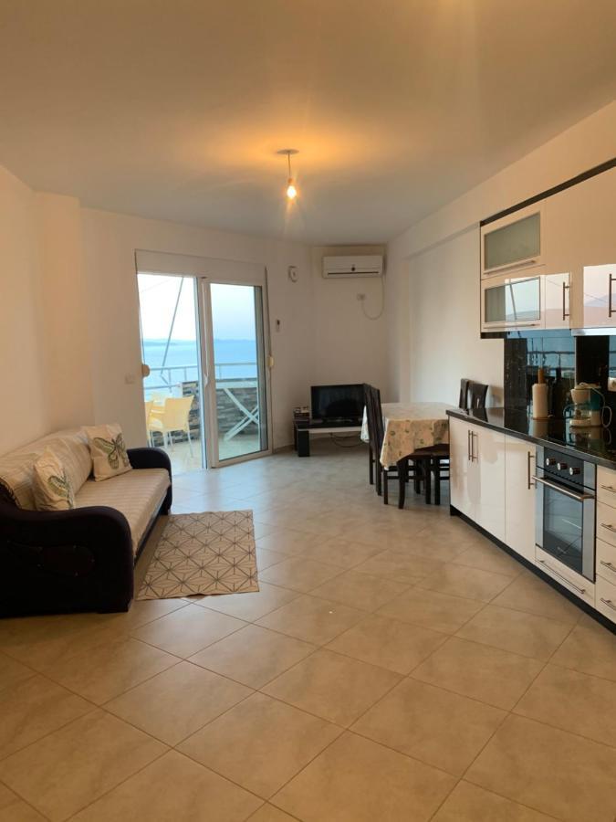 Rock Apartments Sarande Exterior photo